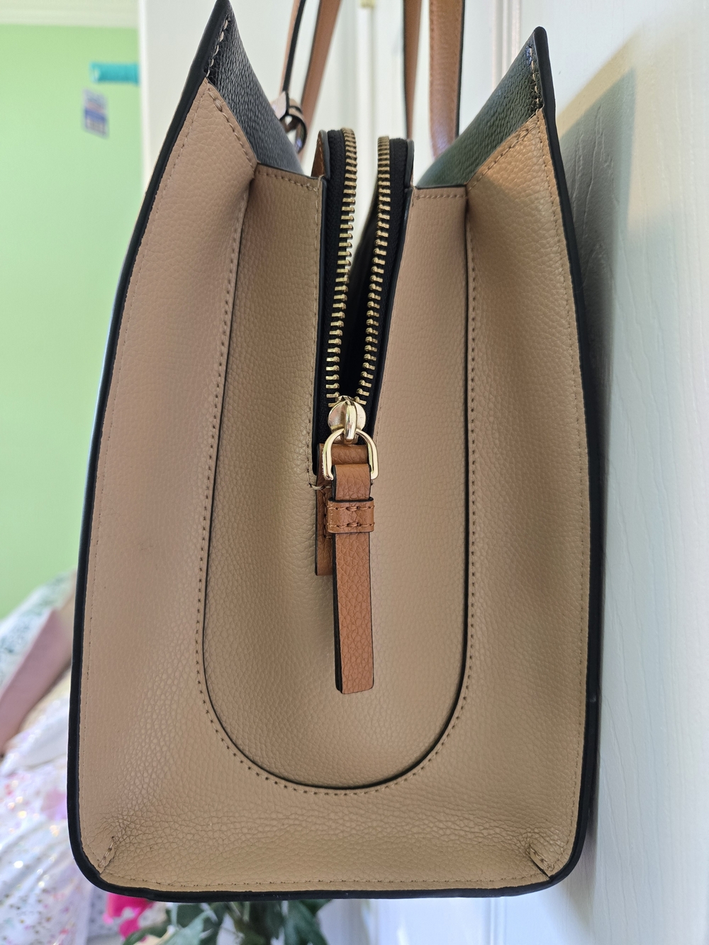 Marc Jacobs Black, Cream & Tan Leather Tote - Picture 6 of 11